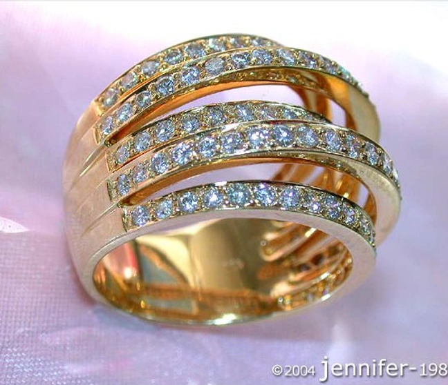 "Mehrzeiliger Brillantenring aus Gelbgold 750, detaillierte Ansicht "Mehrzeiliger Brillantenring aus Gelbgold 750, detaillierte Ansicht