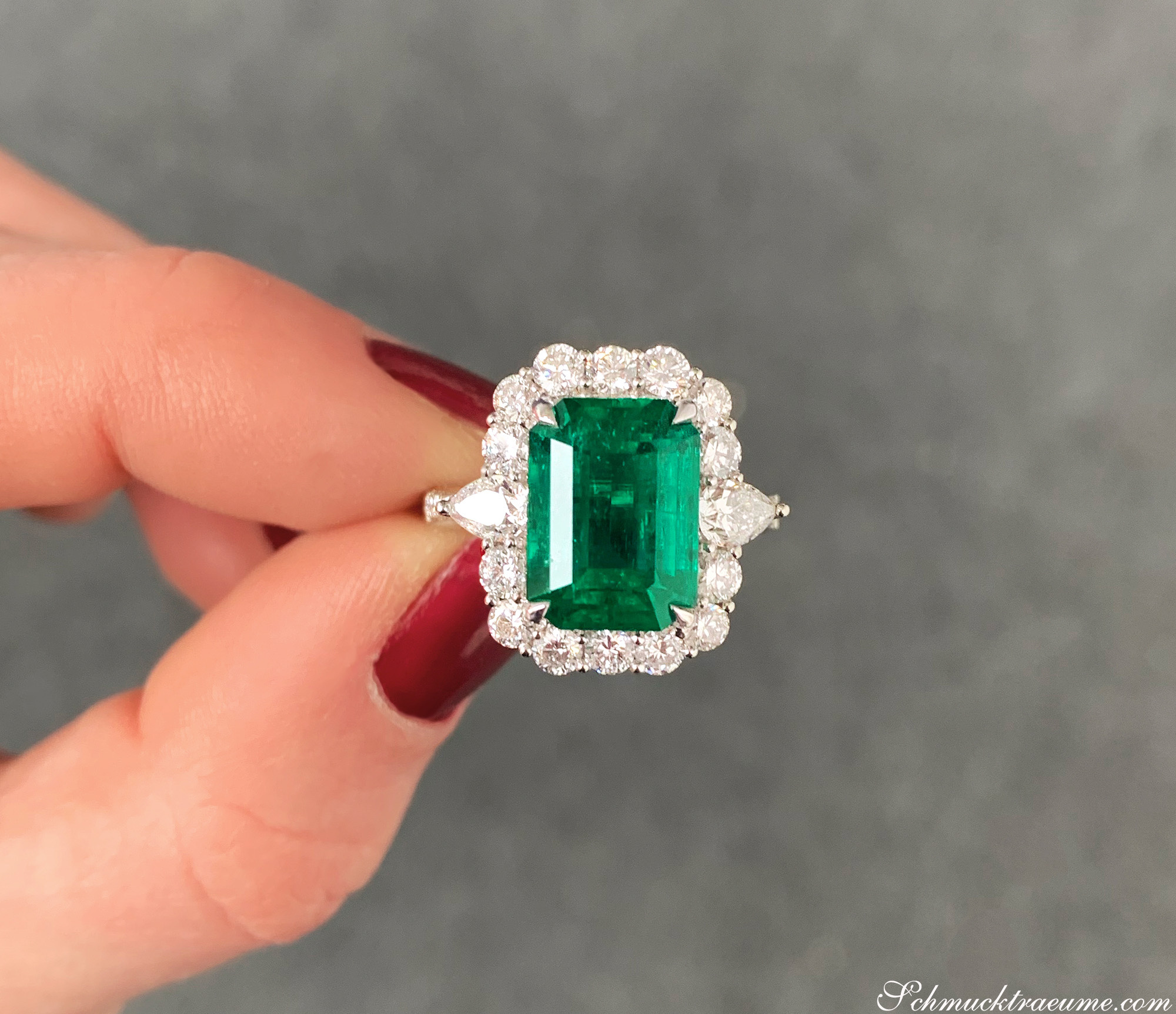 High Jewelry: Einzigartiger kolumbianischer Smaragd Ring  (Muzo Green, Minor Oil) - Image 11