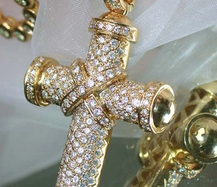 Goldener Kreuzanhänger mit 3.500 Karat Brillanten in Gelbgold 750