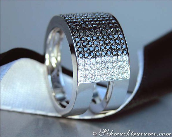 Schwarzer Bandring mit 1.080 Karat Diamanten in Weißgold 750