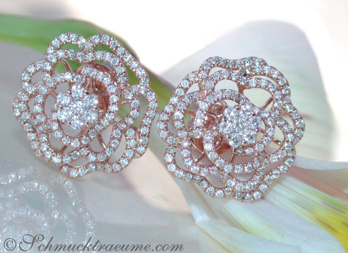Feinste Brillanten Ohrstecker im Rosen Design - Image 3