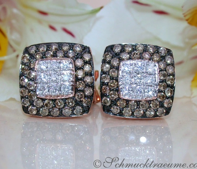 Verzierte Carré-Ohrstecker mit Roségold und Diamanten, detailreich Verzierte Carré-Ohrstecker mit Roségold und Diamanten, detailreich