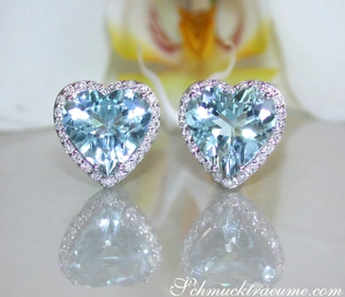Herzformige Aquamarin-Ohrstecker mit Diamantbesatz in Weißgold 585