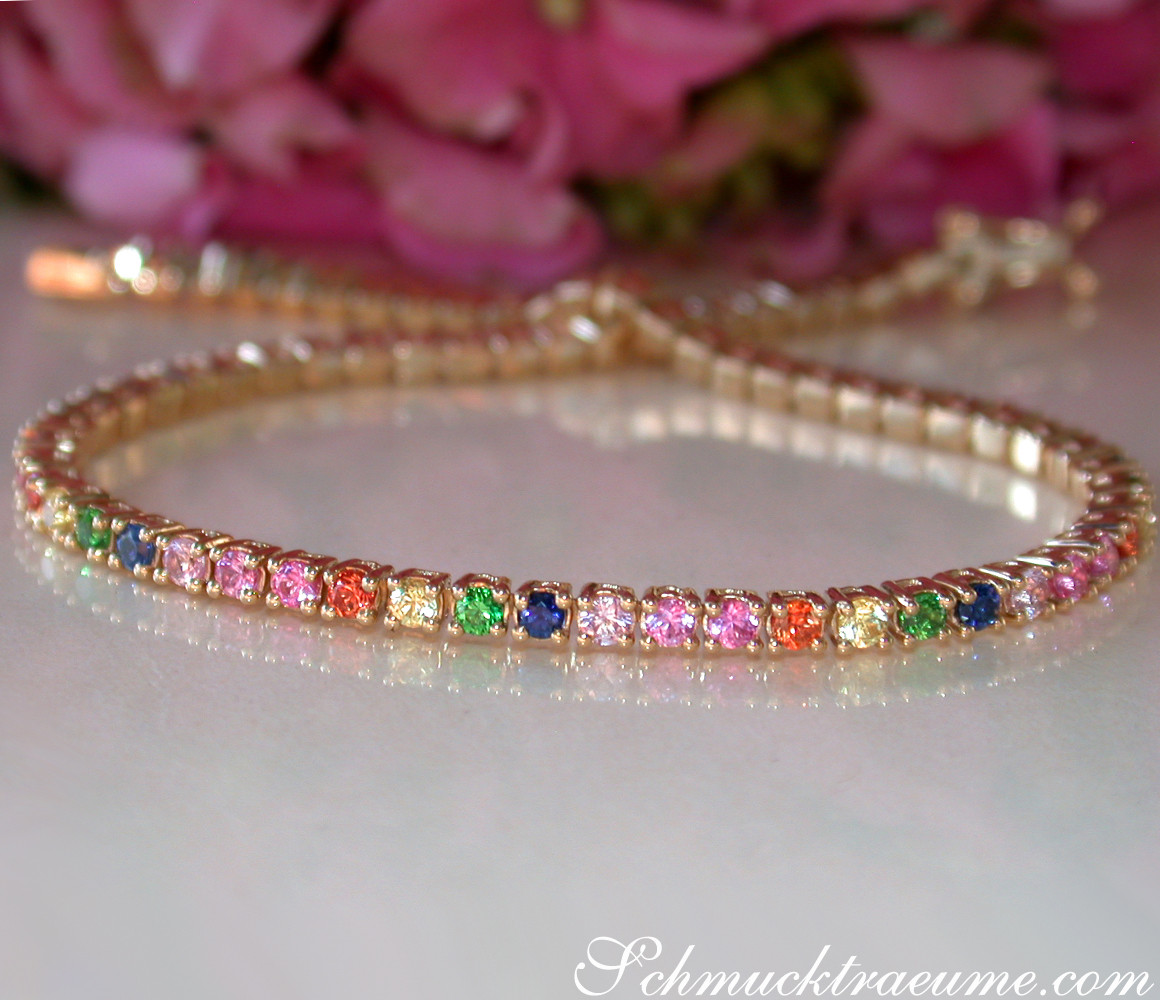 Multicolor Saphir Tennisarmband in Gelbgold, farbenfrohe Steine, Detailaufnahme