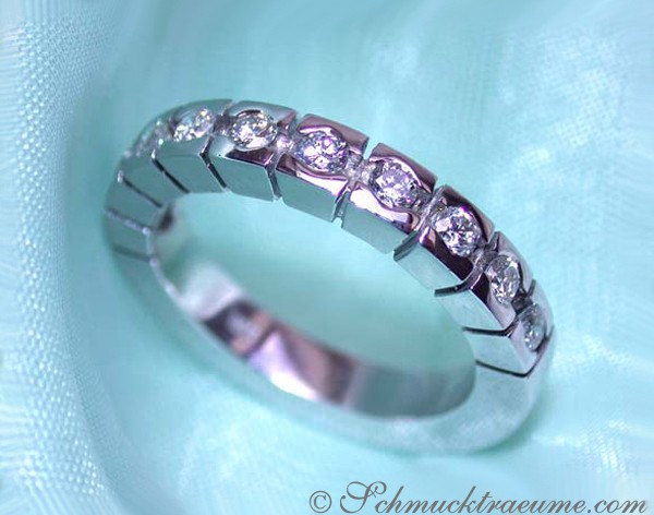 Schwerer Diamanten Halb Memory Ring, Detailaufnahme, Weißgold 750, 0.700 Karat, TW VS