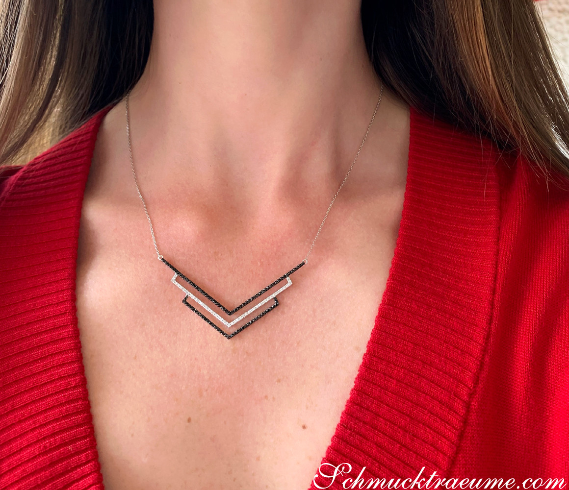 Extravagante Halskette mit schwarzen & weißen Diamanten - Image 3