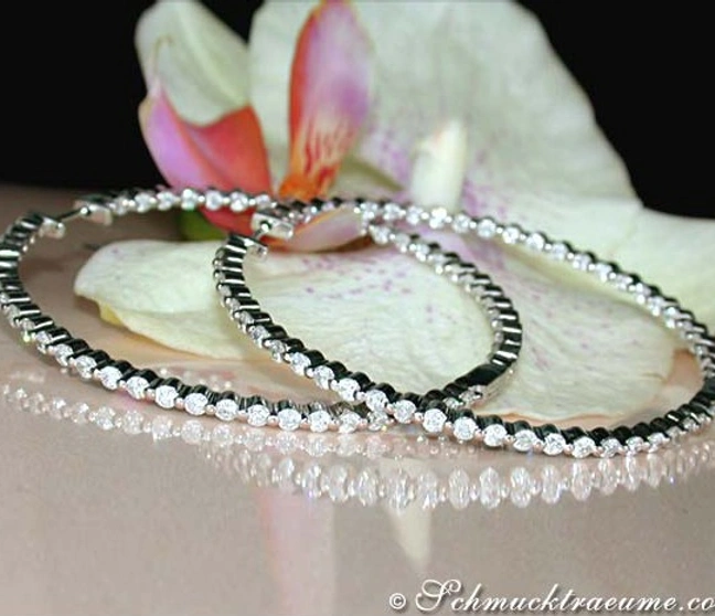 Riesige Brillanten Creolen in Weißgold 750, großes Juwel auf Blüte Riesige Brillanten Creolen in Weißgold 750, großes Juwel auf Blüte