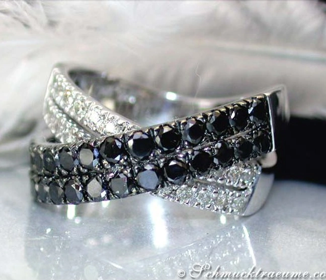 Schlichter schwarze Diamanten Ring - Image 1 Schlichter schwarze Diamanten Ring - Image 1