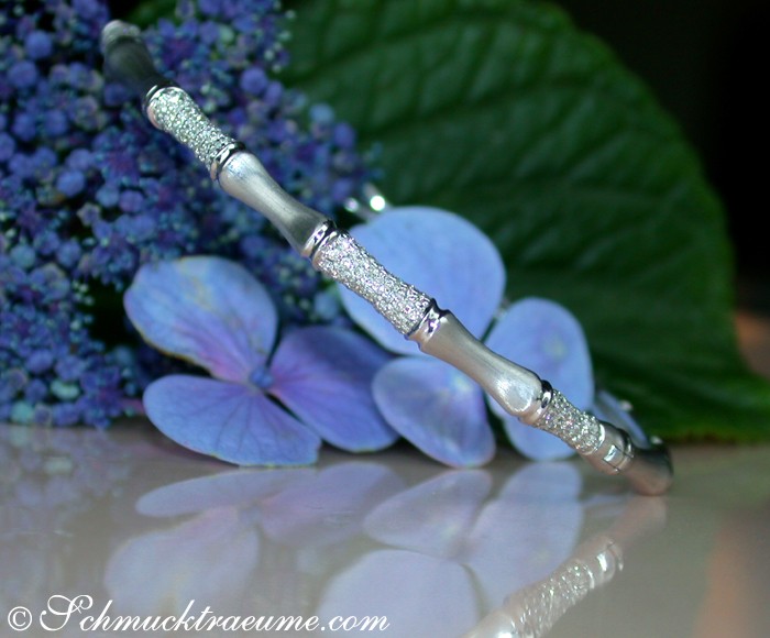 Interessanter Diamantenarmreif im Bambus-Design aus Weißgold 585