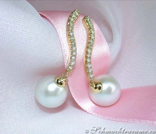 Gelbgold-Südseeperlen-Ohrhänger mit 0.400 Karat Brillanten