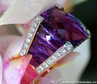 Extravagant: Amethyst-Ring mit Brillanten in Gelbgold & Weißgold 750