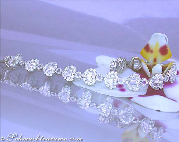 Weißgold Armband mit Diamantenherzen auf Blüte, Detailansicht