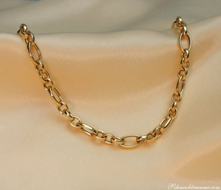 Gold 585er Glieder Collier mit runden und ovalen Gliedern auf samtigem Hintergrund
