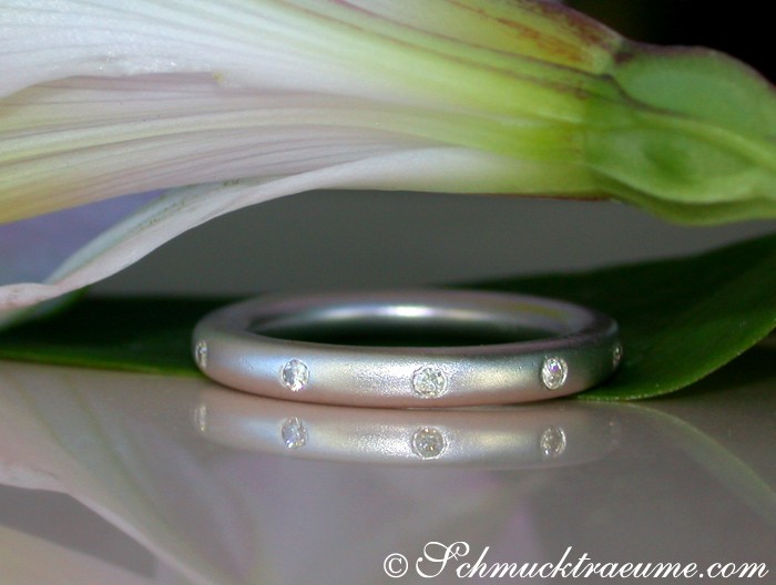 Edler Brillanten Ring im Sternenhimmel Design in Weißgold - Image 3