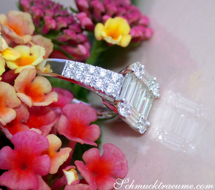 Erlesener Brillant Ring mit extra langen Baguette Diamanten - Image 7