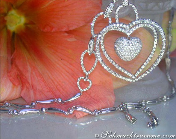 Feines Herz-Collier aus Weißgold mit 4,88 ct. Brillanten