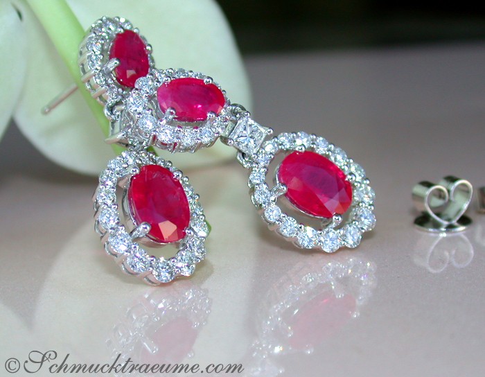 Weißgold 750 Burma Rubin Ohrstecker mit Diamanten