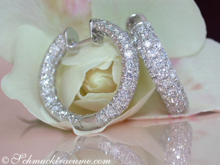 Hochkarätige Brillanten Pavé Creolen (Ø 2,40 cm) - Image 4