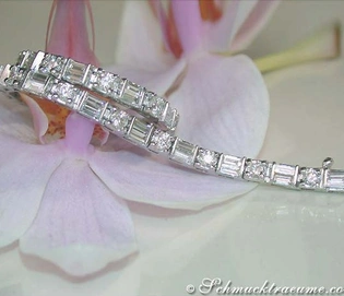 Weißgold 750 Armband mit 60 Baguette & Brillanten, exquisiter Diamanten-Armreif
