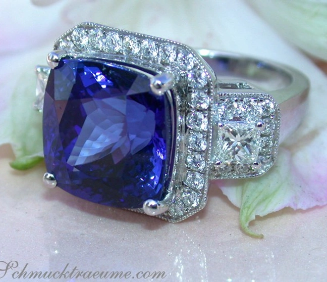 Erlesener AAA Tansanit Ring mit Brillanten & Diamanten - Image 1 Erlesener AAA Tansanit Ring mit Brillanten & Diamanten - Image 1
