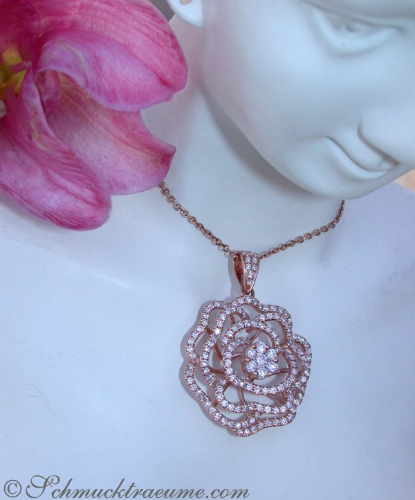 Feinster Brillanten Anhänger im Rosen Design - Image 5