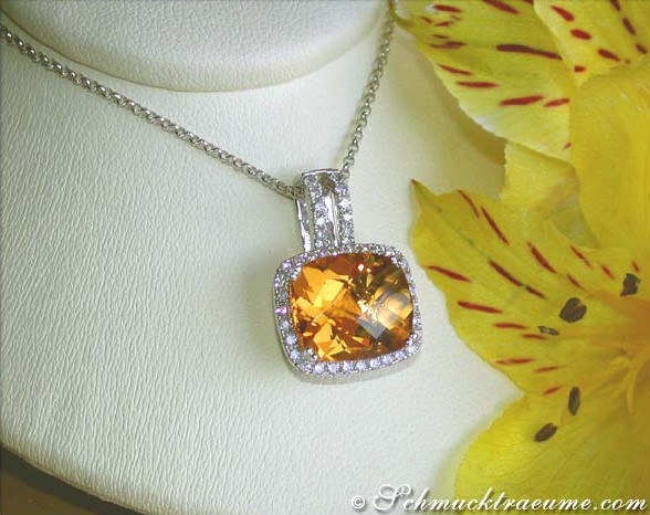 Goldener Citrin-Anhänger mit Diamanten an Kette
