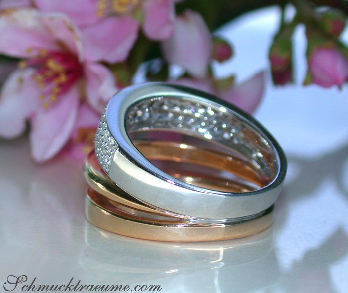 Glänzende Mehrreihige Diamantringe in Weiß- und Roségold, detailreich, elegant