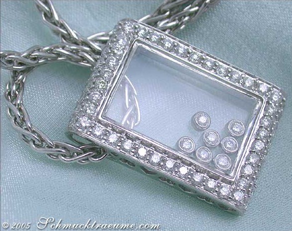 Edler Brillanten-Anhänger mit Glas-Deckel und Diamantenrand, Detailaufnahme