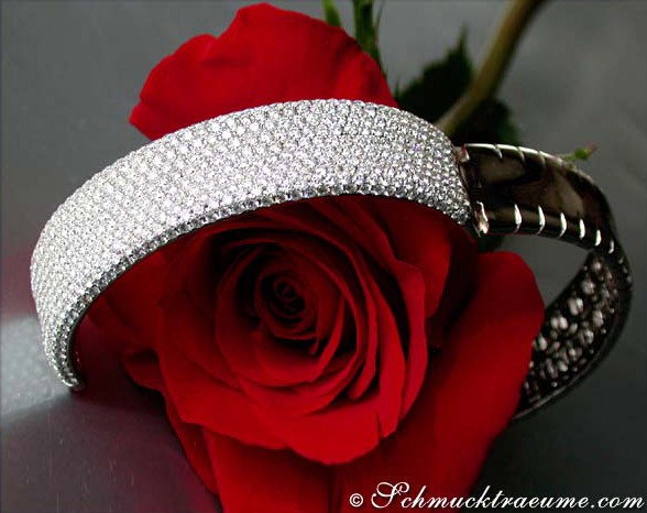 Schmucktraum: Diamant-Armreif mit 11 ct. in Weißgold 750, detailreich, elegant.