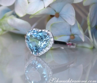 Herzring mit Aquamarin und Diamanten in Weißgold 585
