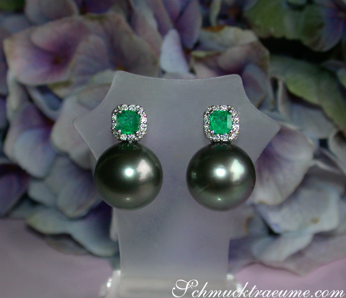 Tahitiperlen-Ohrringe mit Smaragden und Diamanten, 12 mm, Weißgold 750