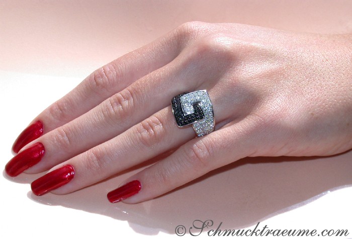 Extravaganter Gürtel Ring mit schwarzen Diamanten - Image 3