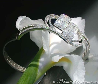 Luxuriöser Diamant-Armreif mit 5.360 Karat in Weißgold 750