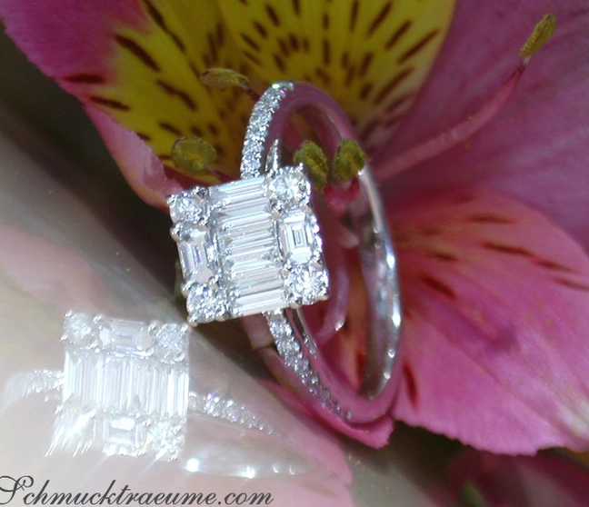 Blauer Brillant-Carré-Ring mit Baguette-Diamanten auf Blüte, Weißgold 750 Blauer Brillant-Carré-Ring mit Baguette-Diamanten auf Blüte, Weißgold 750