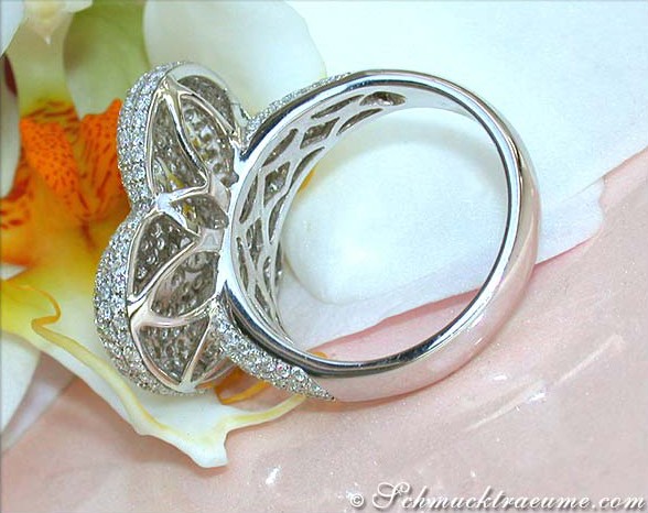 Weiße Diamant Herz Ring, Detailaufnahme, Pavé-Steine, Herzform, Weißgold 750