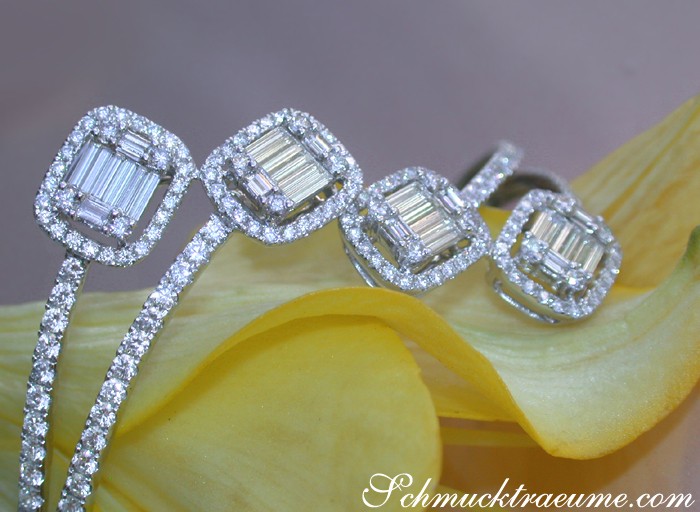 Weißgold 750 Armreif mit Baguette Diamanten, Detailaufnahme, elegant und luxuriös
