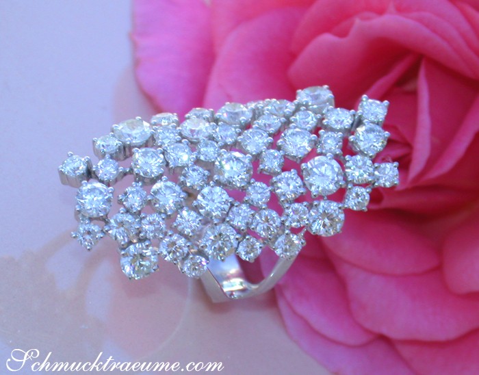 Luxuriöser Brillanten-Ring "Waterfall" mit funkelnden Steinen in Weißgold 750