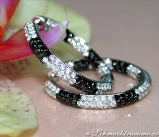 Schwarz-weiße Creolen mit 216 Diamanten, elegante Ohrschmuck-Design