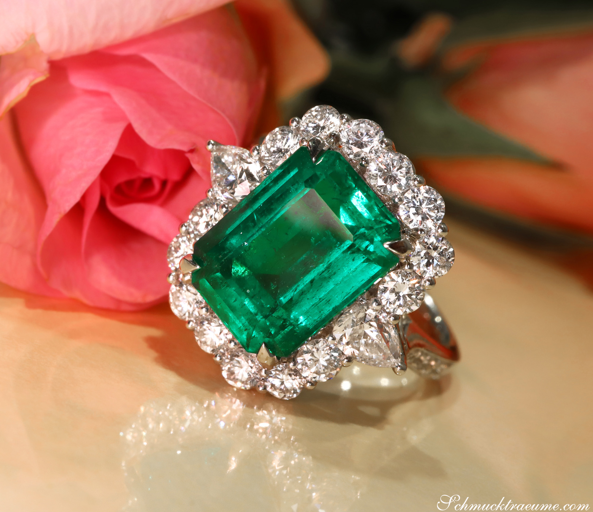 High Jewelry: Einzigartiger kolumbianischer Smaragd Ring  (Muzo Green, Minor Oil) - Image 4
