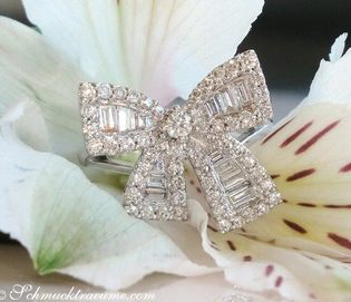 Femininer Diamanten-Schleifen-Ring in Weißgold 750, 1.110 Karat, W SI