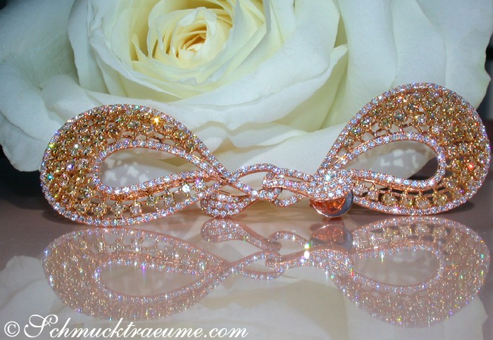 Hochkarätige Ohrstecker aus Roségold 750 mit gelben und weißen Brillanten