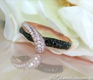 Schwarzer Diamant-Ring mit Roségold, Detailaufnahme auf Blüte