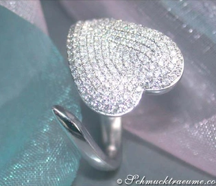 Herzform-Brillanten-Ring in Weißgold 750, 0.850 Karat TW VS