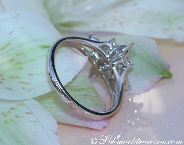 Bildschöner Diamanten Ring im Stern Design - Image 6