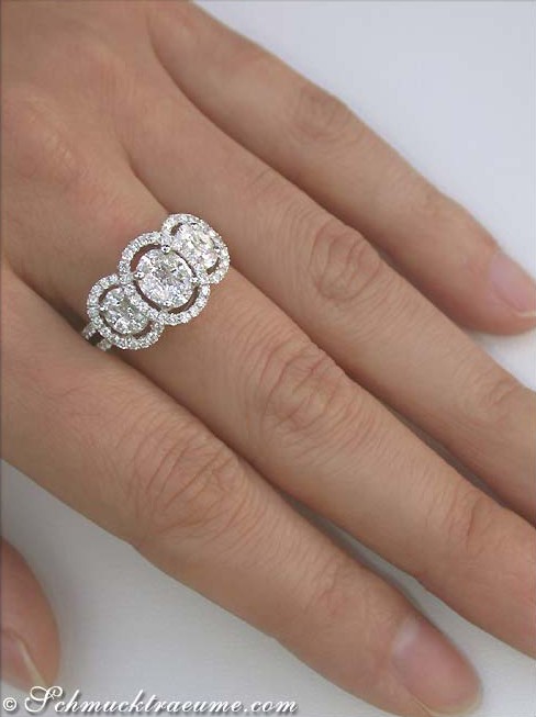 Detailansicht von Diamant-Ring mit Illusion-Design, Ringfinger, Weißgold 750