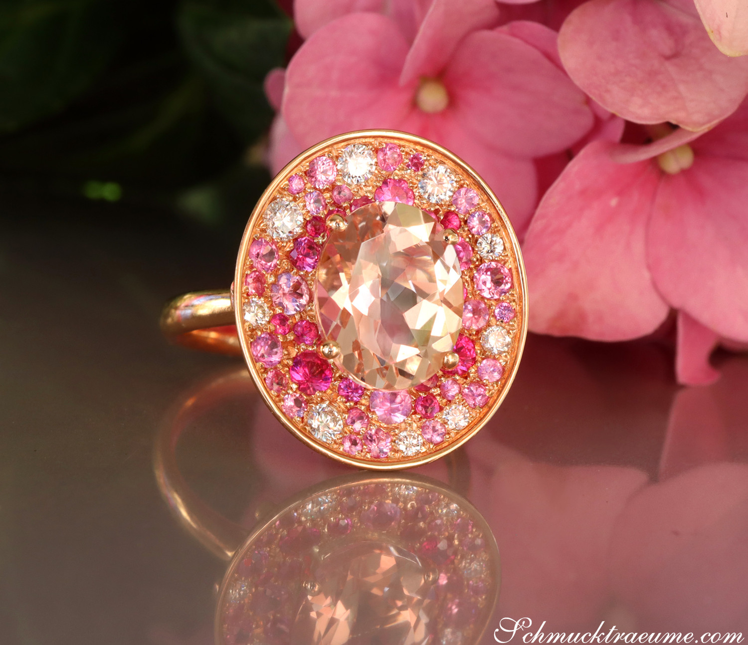 Runder Morganit-Ring mit Pink Saphiren und Brillanten in Roségold 750
