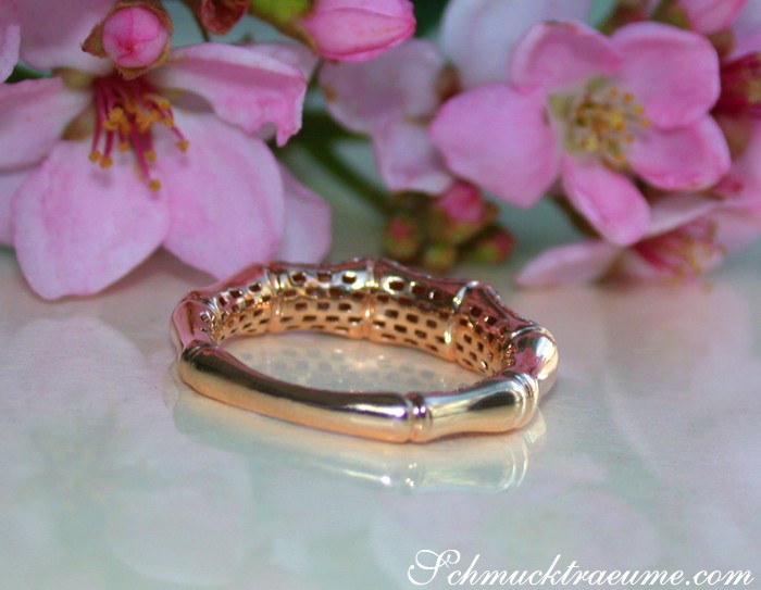 Detailaufnahme des Diamanten-Rings im Bambus-Design, Roségold 750, 0.600 Karat