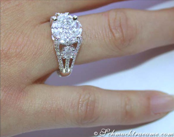 Verziertes Weißgoldring mit Diamanten im Illusion-Design, Detailaufnahme