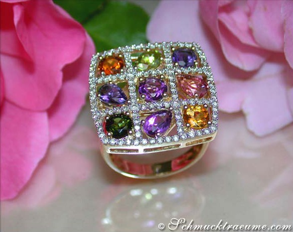 Multicolor-Edelstein-Ring mit Brillanten auf Rosenblättern