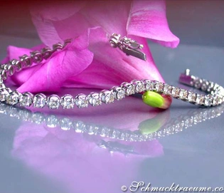 Hochkarätiges Diamanten-Tennisarmband in Weißgold 750 mit 46 Brillanten